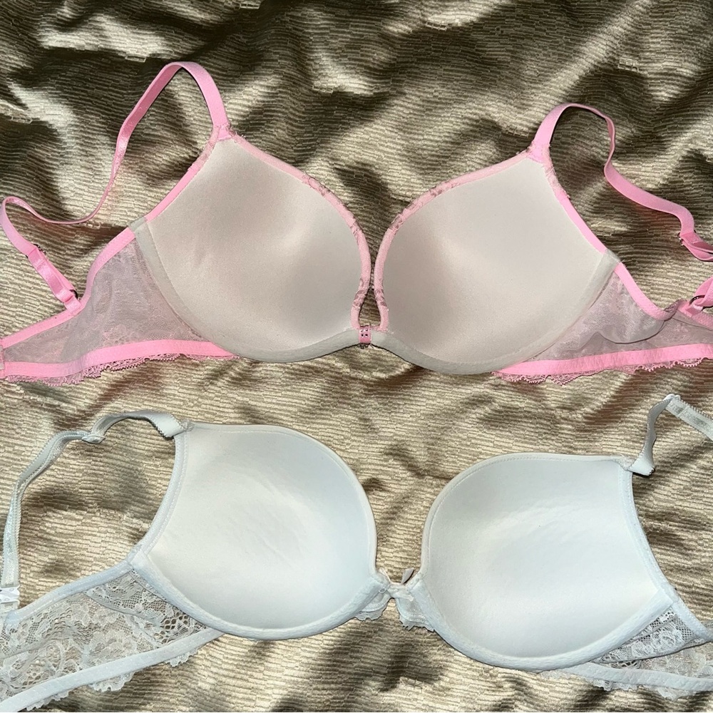 Victoria's Secret Lace Embellished Bras - Picture 8 of 8